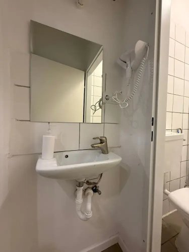 Comfy 2BR Apt Westbahnhof Area