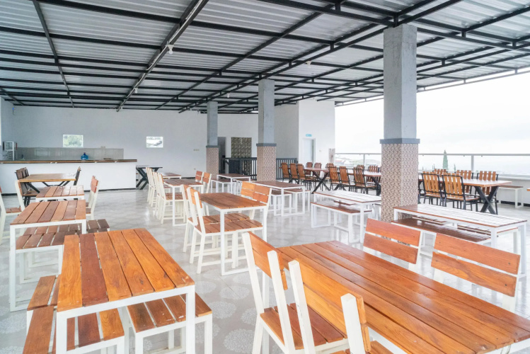Sans Hotel Queen Batu