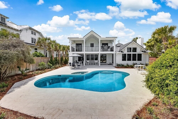 4 Bedrooms Cottage