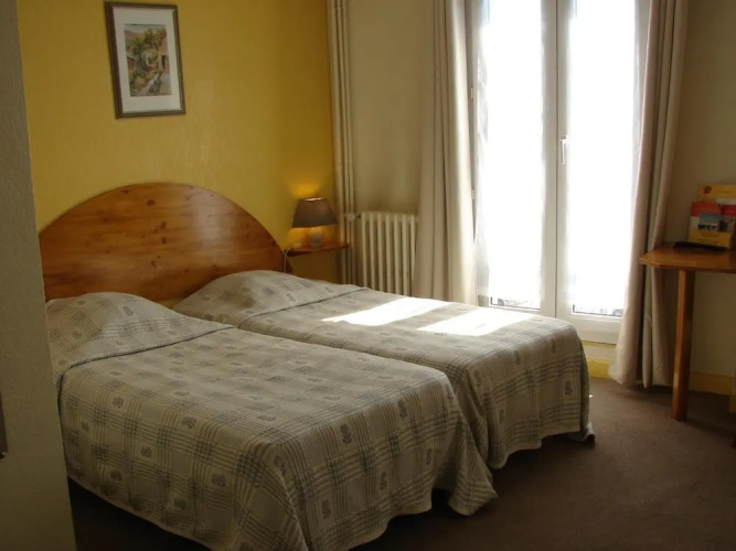 Hotel de Paris et des Voyageurs