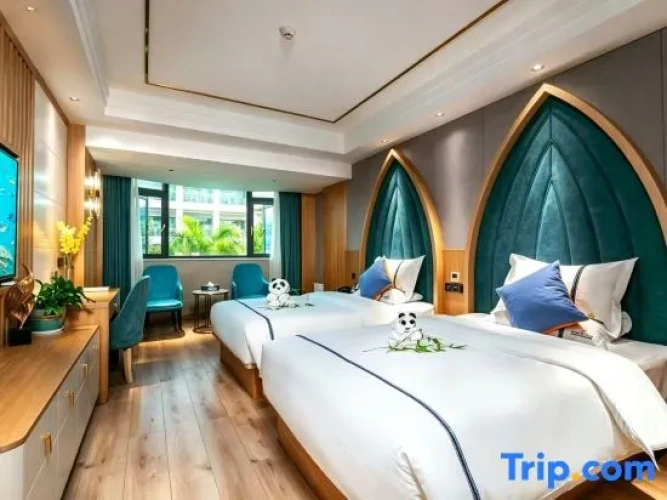 Premium Twin room with park view