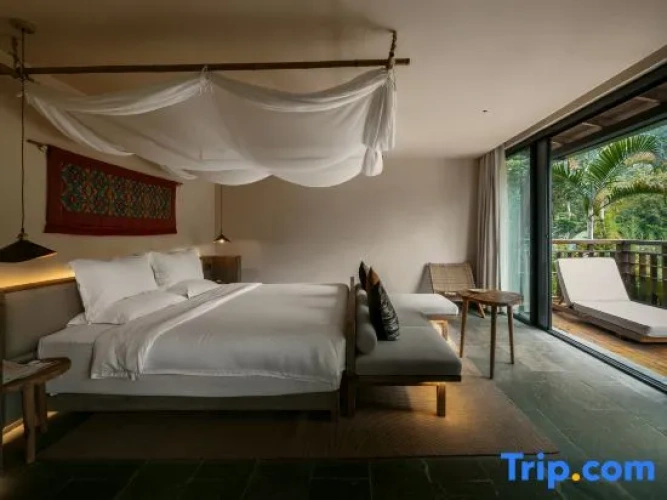 Standard Double room with water view
