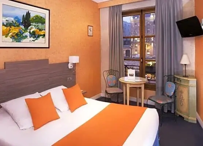 Standard Double room with view