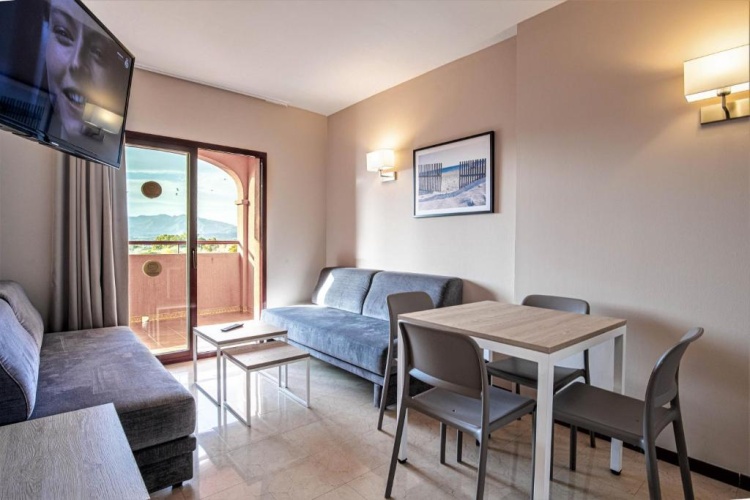 1 Bedroom Apartment
