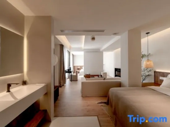 Family Suite with courtyard view