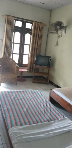 Economy room