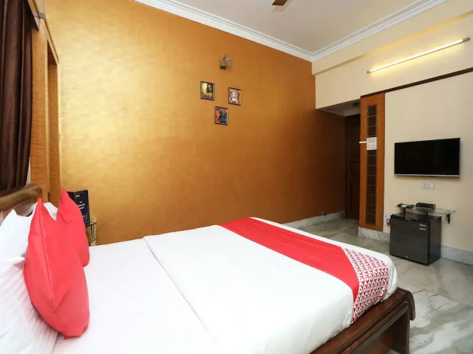 OYO 16495 Kolkata Inn