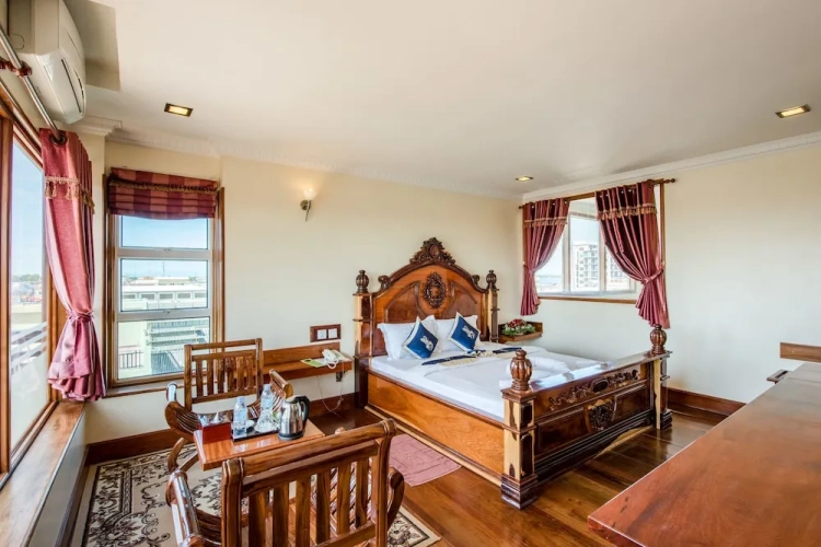 Deluxe Double room with balcony and with garden view