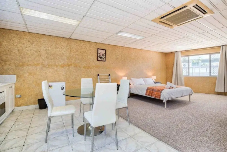 Conveniently Located Studio In Surfers Paradise