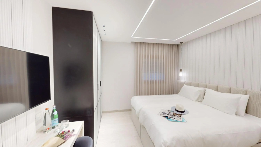 *King David Residences*2 Bd*Pool/Gym/Parking*