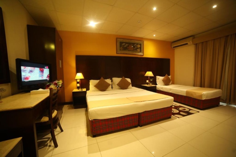 Standard Triple room