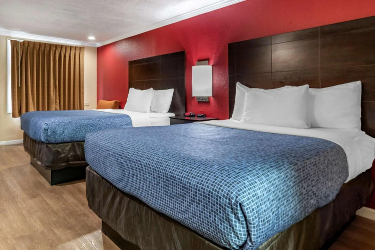 Econo Lodge Oxford near Choccolocco Park