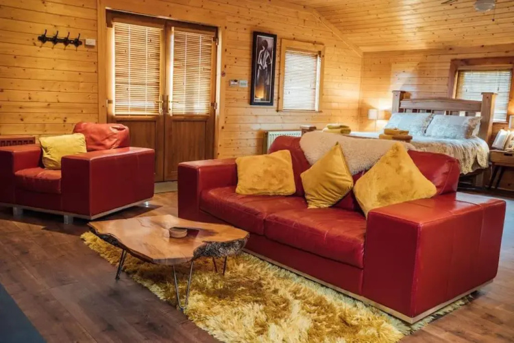 Donard Shadow Lodge