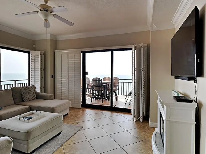 Standard room with balcony and with ocean view