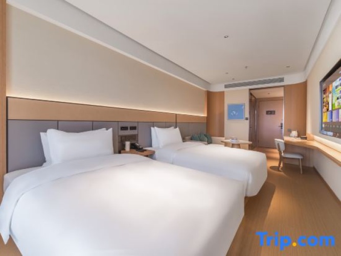 Deluxe Twin room with balcony and with sea view