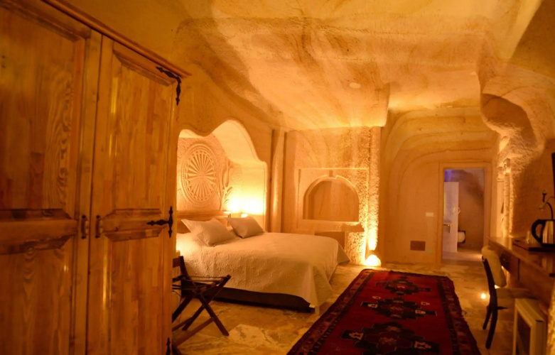 Crassus Cave Hotel