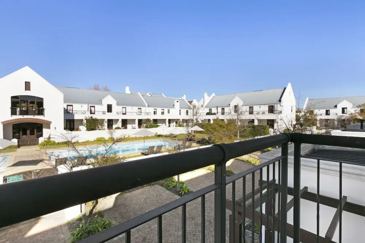 Winelands Golf Lodges 11