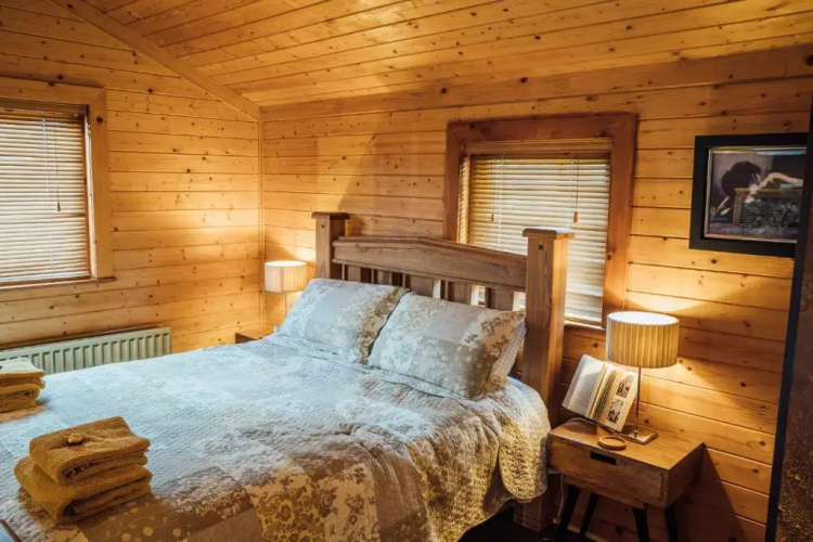 Donard Shadow Lodge