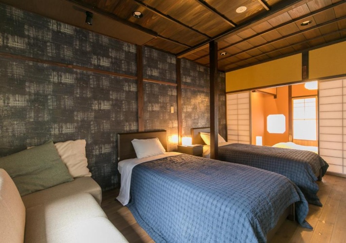 2 Bedrooms House