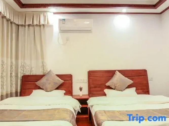 Quintuple Family Suite