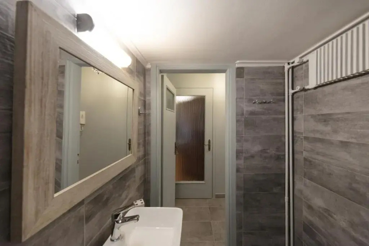 Spacious 3 Bedroom apt near Acropolis museum