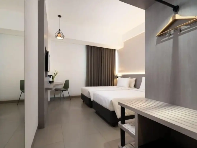 Superior room with pool view