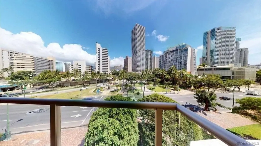 Luana 217 Condo by Redawning
