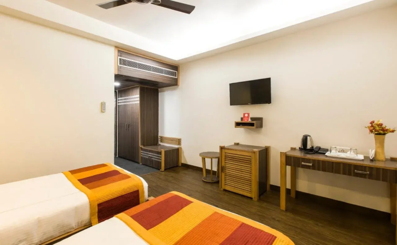 Capital O 7589 Hotel Aditya Inn