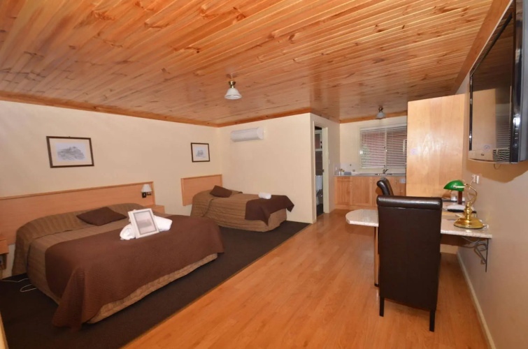 Black Gold Motel