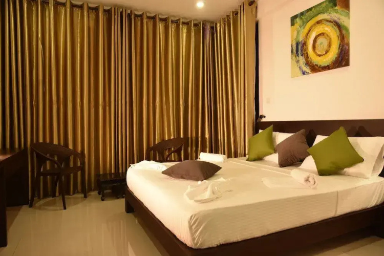 Lochana Beach Hotel