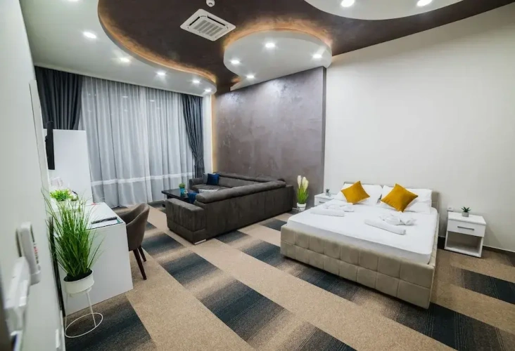 Deluxe Apartment