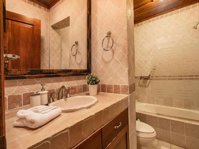 Sunny Vacation Villa 52