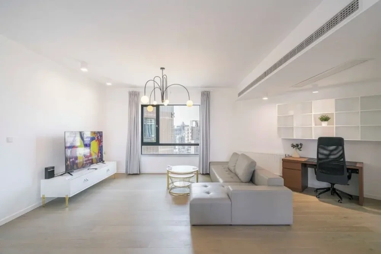 4 Bedrooms Superior Apartment with balcony and with city view