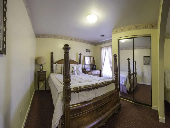 Historic Cary House Hotel