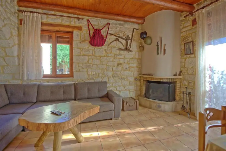 Villa Vrisses by MediterraneanVillas