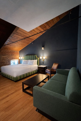 The Laurel Hotel