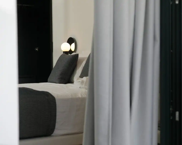 Deluxe Single Suite