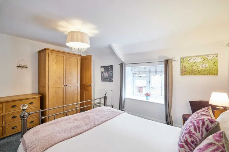 Host Stay Anvil Cottage