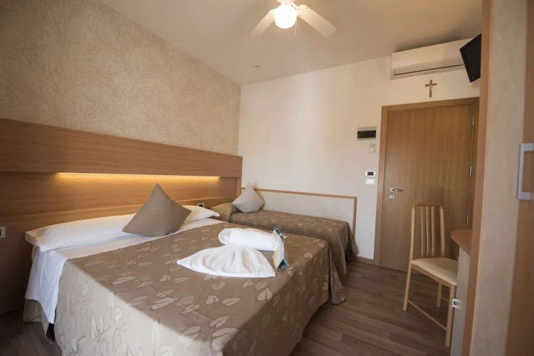 Hotel Seven