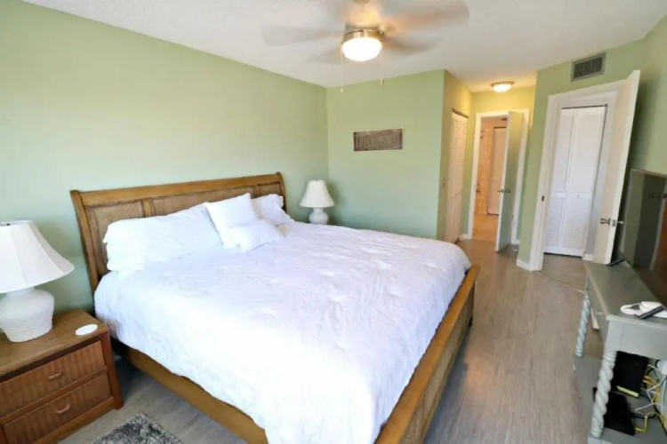 Ocean Village Club N36