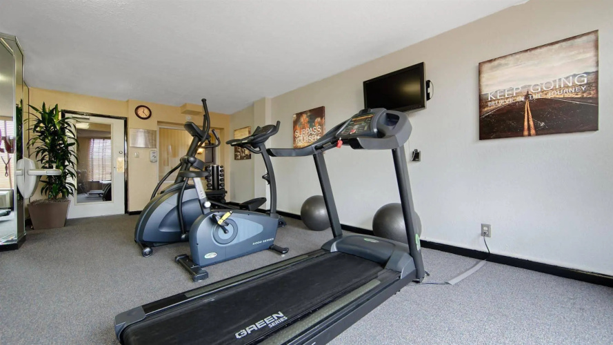 Best Western Plus Grosvenor Airport Hotel photo 25