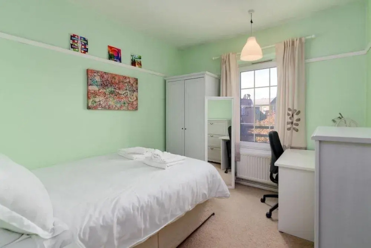 Cute 2BR Home Near Tower Bridge, 4 Guests