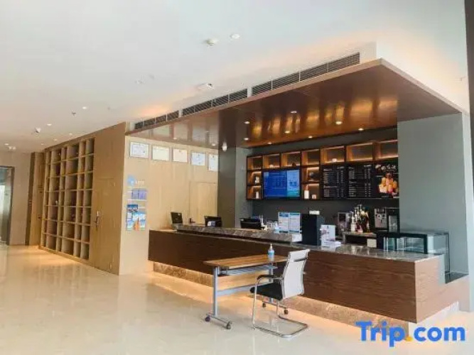 HanTing Premium Hotel (Lhasa Railway Station Wangfujing Shopping Center)