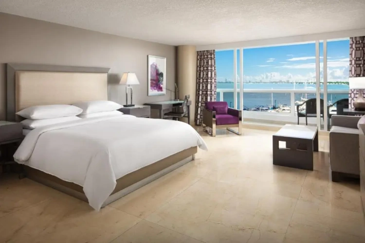 Double Junior Suite with balcony and with bay view