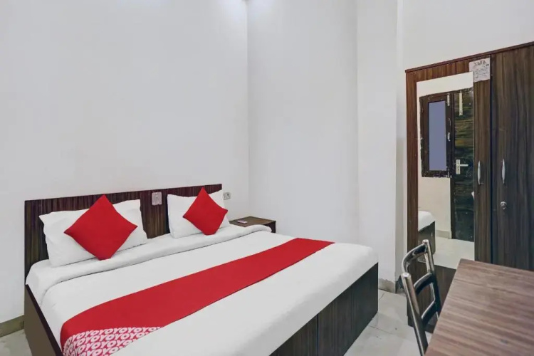 Oyo 81119 Hotel Prince