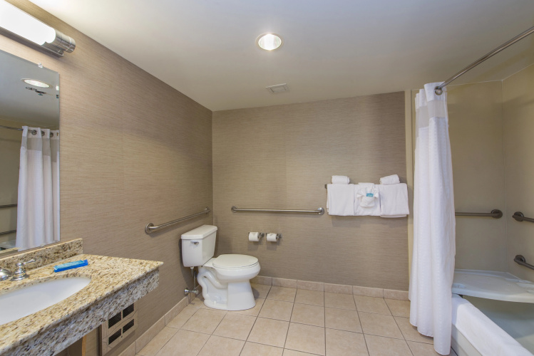 Holiday Inn Express & Suites Auburn photo 11