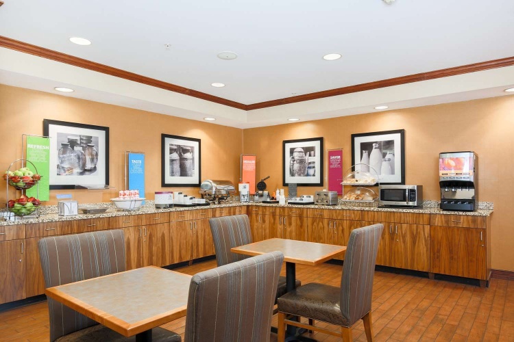 Hampton Inn Anchorage photo 28