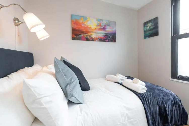 LOVELY 2bed HOME with patio & fast reliable WIFI