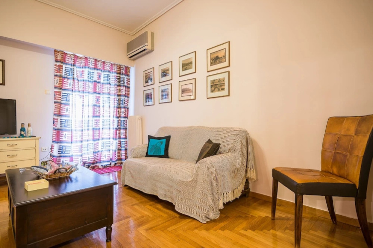 Comfortable Central Athens Flat by Cloudkeys