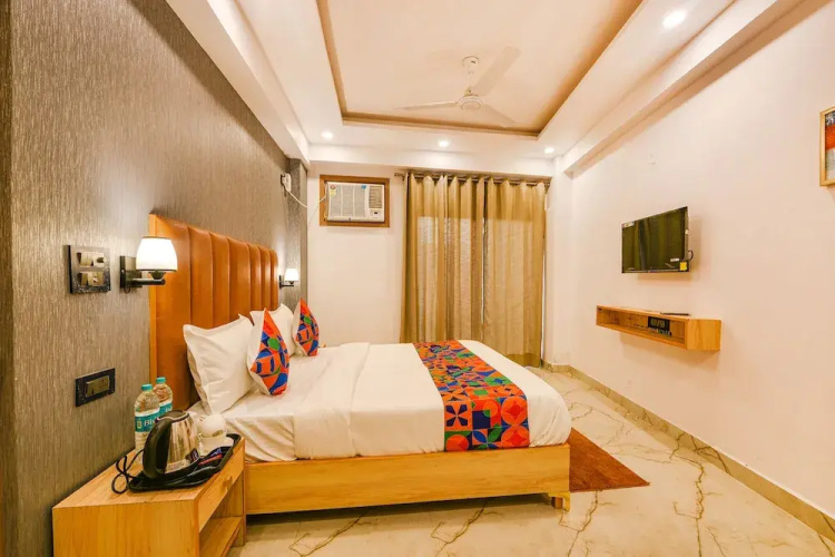 Fabhotel Tree House